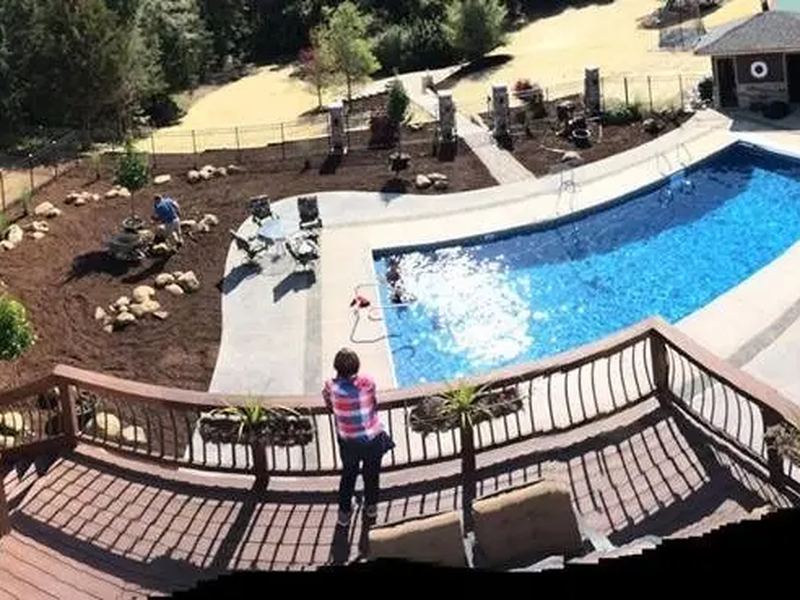 Pool installers job in the Downtown neighborhood of Sioux Falls