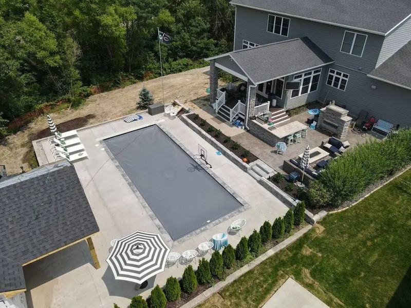 Pool installers job in the Southeast Sioux Falls neighborhood of Sioux Falls